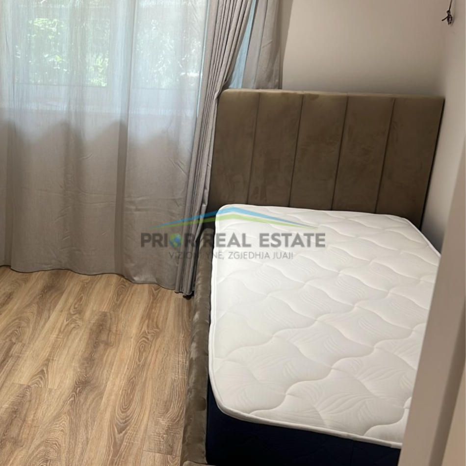 Tirane, jepet me qera apartament 2+1 Kati 3, 94 m² 1000 € (Qender)
