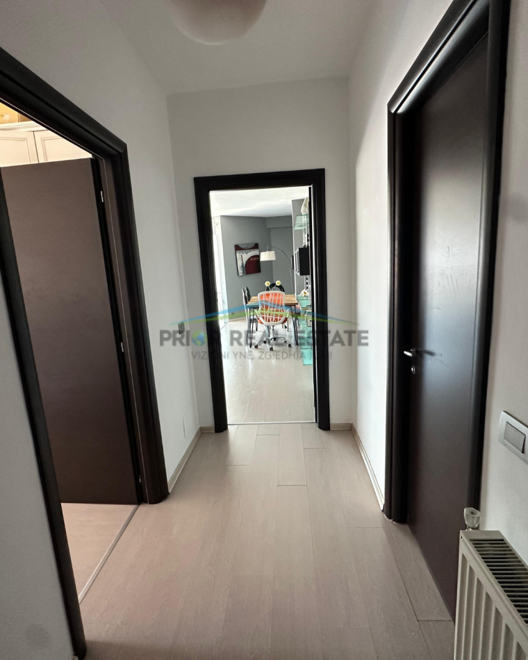 Tirane, jepet me qera apartament 2+1+Ballkon Kati 7, 127 m² 800 € (Komuna e Parisit)