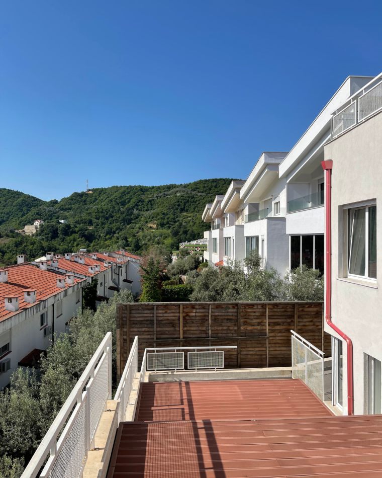 Tirane, shitet Vile 2 Katshe , 332 m² (Kodra e Diellit 1, Top Hill)