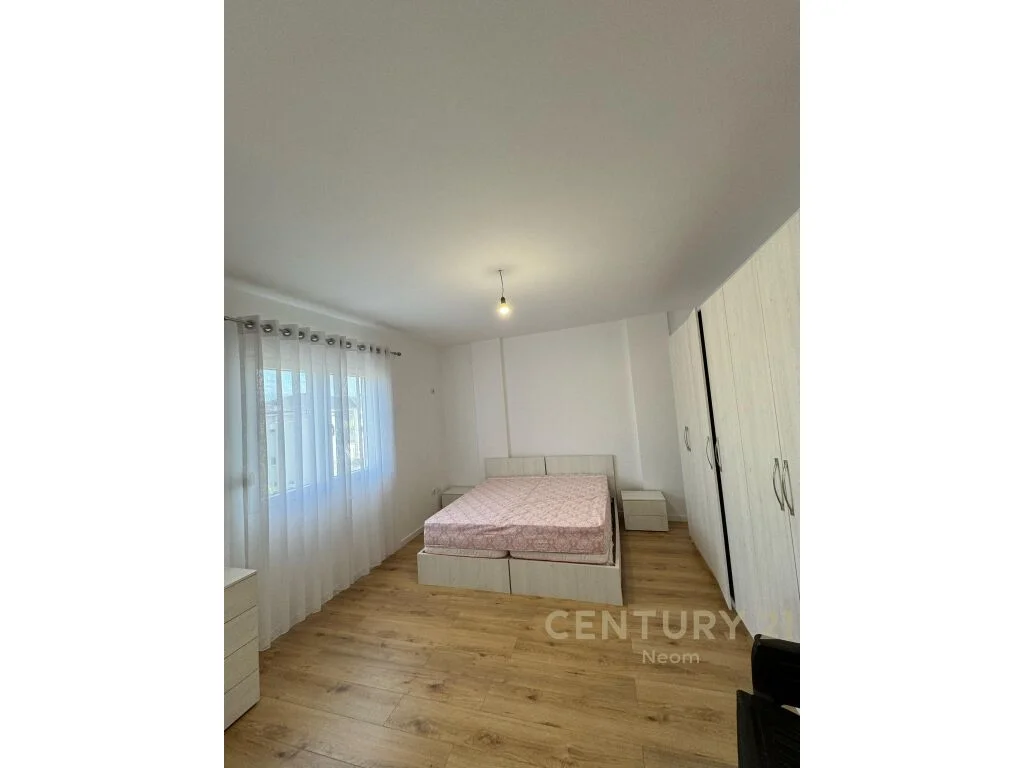 JEPET ME QIRA KATI I DYTE I NJE VILE PRIVATE NE LUNDER!