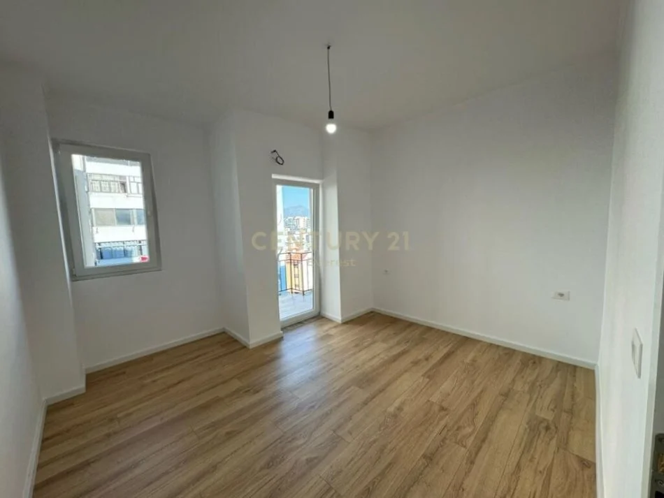 21 DHJETOR , SHESIM APARTAMENT 1+1.