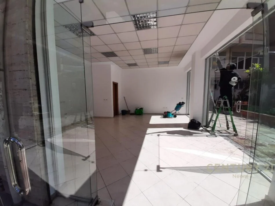 JEPET ME QIRA AMBJENT PER ZYRA TE MYSLYM SHYRI❗️