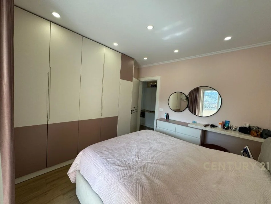 SHITET APARTAMENT 2+1+2 TE KOMUNA E PARISIT!