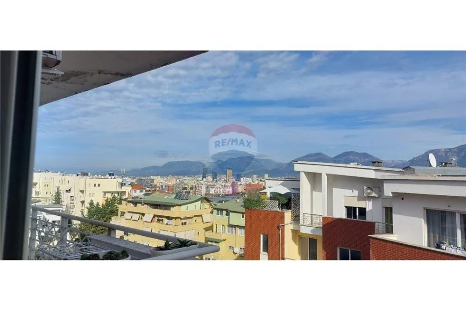 Shitet apartament 2+1+garazhd te Liqeni i Thate, 185'000 Euro