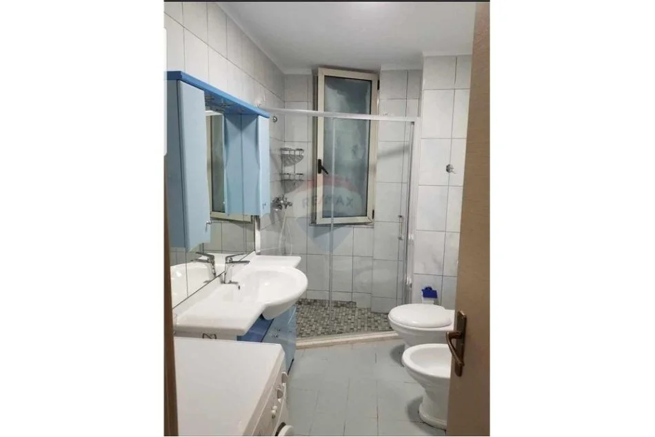 JEPET APARTAMENT 1+1 ME QIRA , KOMUNA E PARISIT