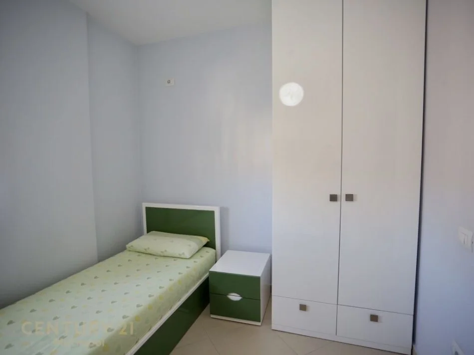 Tirane, shitet apartament 2+1+Ballkon, Kati 5, 98 m² 180,000 € (Ali Demi)