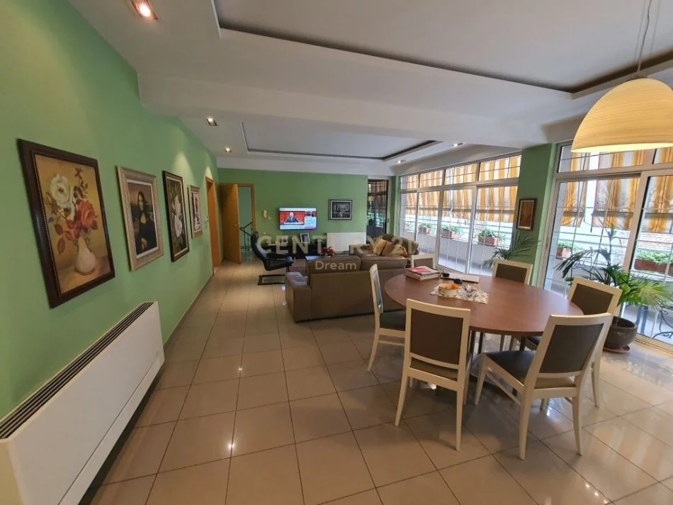 Tirane, jepet me qera Vile 3 Katshe, Kati 4, 600 m² (Oxhaku)