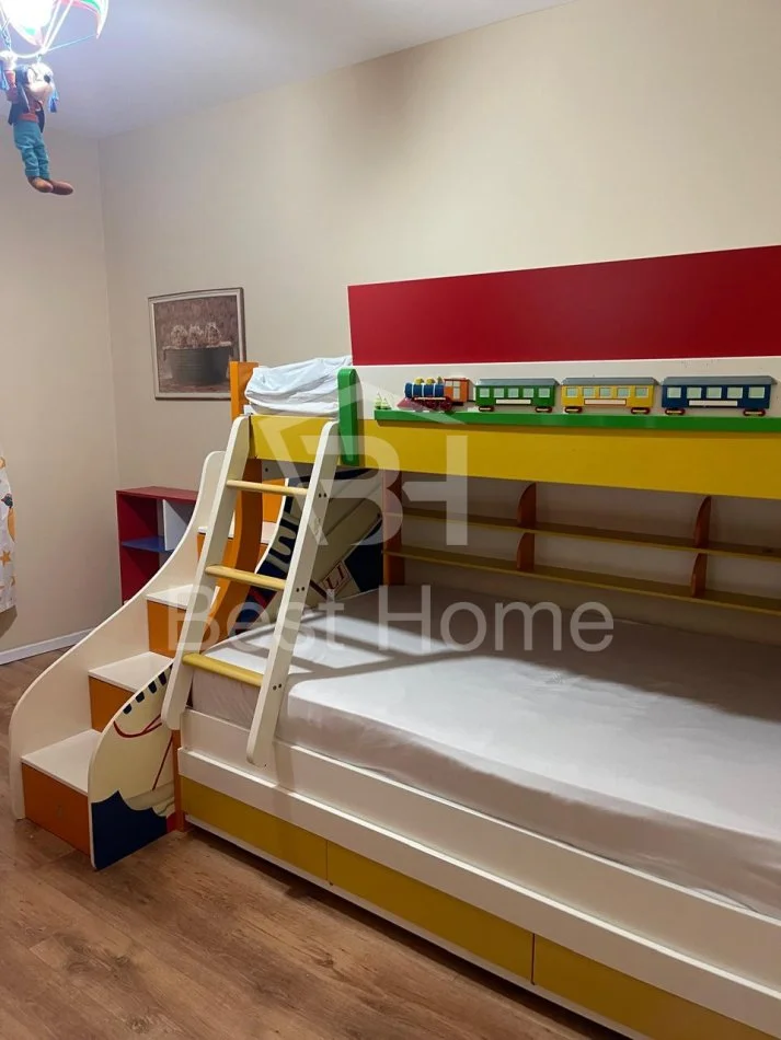 Tirane, jepet me qera apartament 2+1+Ballkon, Kati 1, 100 m² 550 € (Rruga Ferit Xhajko)