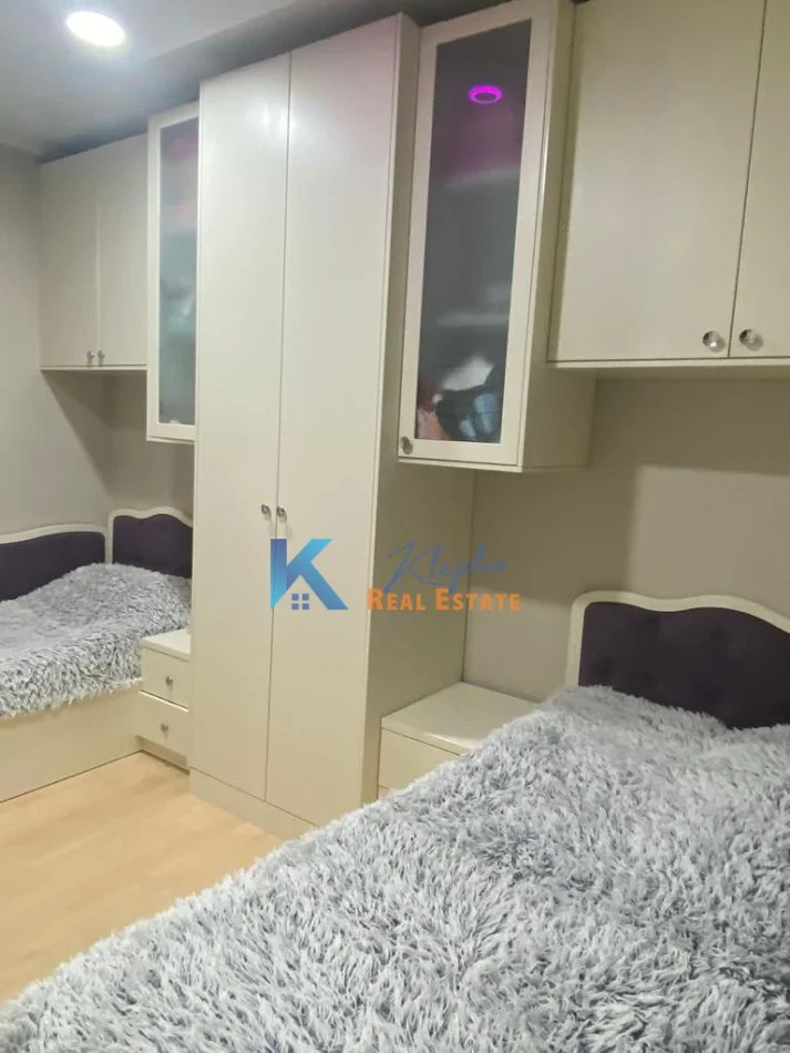 Tirane, jepet me qera apartament 2+1+Ballkon Kati 3, 90 m² 600 € (Don Bosko)