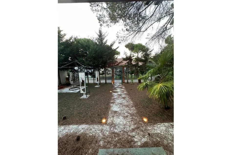 Durres, shitet Vile 2 Katshe , 237 m² 320.000 € (FSHATI TURISTIK QERRET)