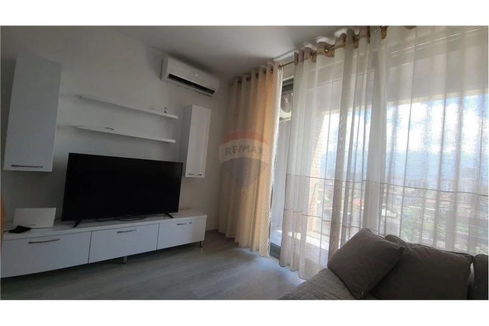 Tirane, jepet me qera apartament 1+1 , 60 m² 500 € (Fiori di Bosco)