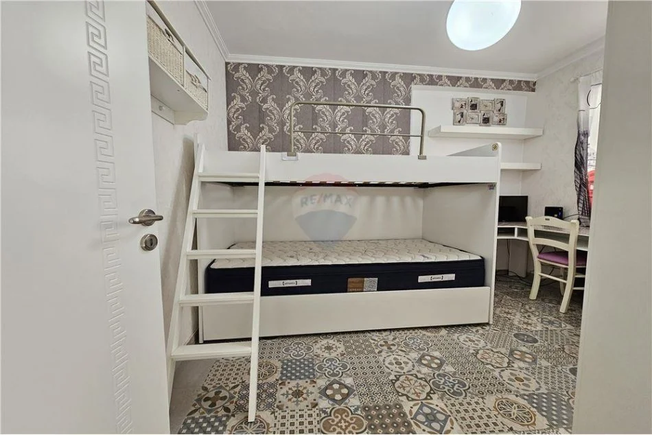 Tirane, shitet apartament 2+1 , 73 m² 180.000 € (Rruga Asim Vokshi - Stacioni i Trenit)