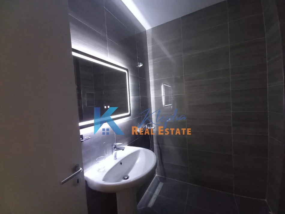 Tirane, jepet me qera apartament 1+1 Kati 1, 60 m² 500 € (Kodra e Diellit 1, afer kompleksit)