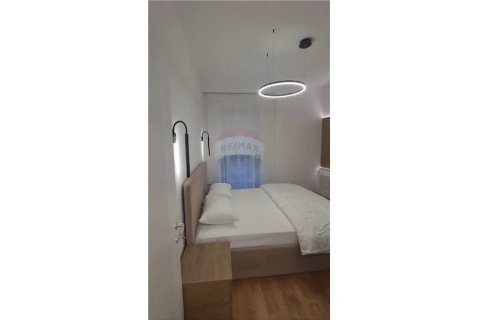 Tirane, jepet me qera apartament 1+1 Kati 7, 65 m² 1.000 € (Tirana Garden Building - Rruga e Kavajës)