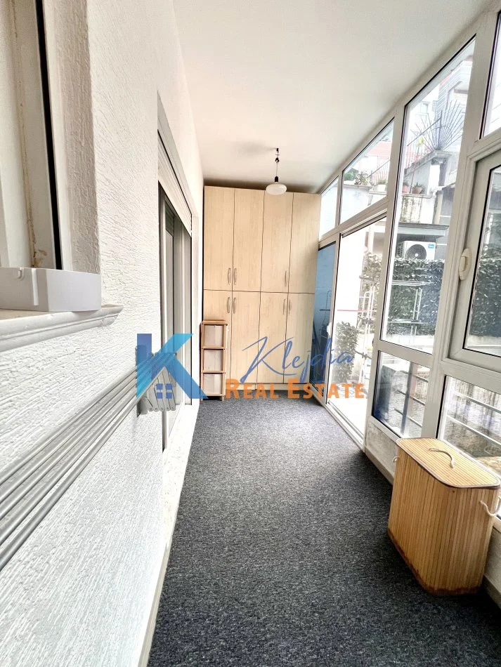Tirane, jepet me qera apartament 1+1 Kati 2, 60 m² 450 € 