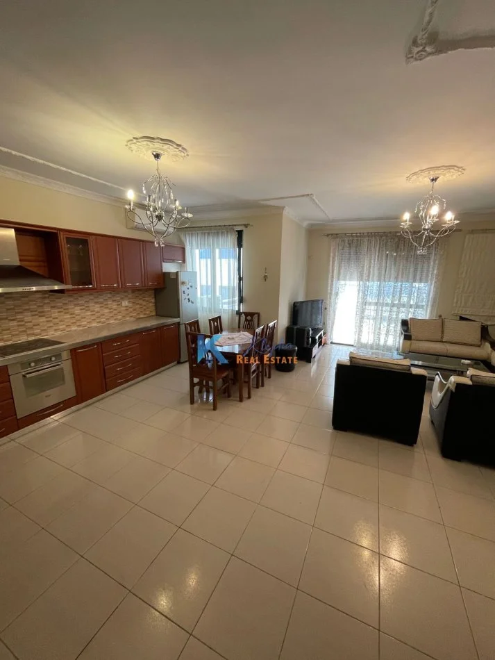 Tirane, jepet me qera apartament 2+1+Ballkon Kati 5, 110 m² 500 € (Kodra e Diellit, afer Eleonores)