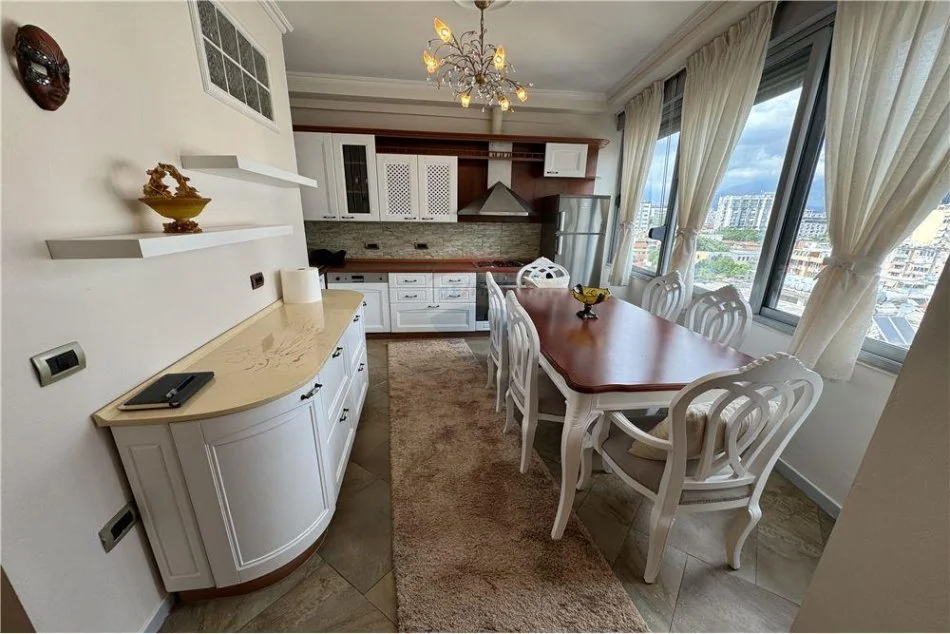 Tirane, jepet me qera apartament 2+1 Kati 8, 125 m² 800 € (Myslym Shyri - Drejtoria e Policisë)