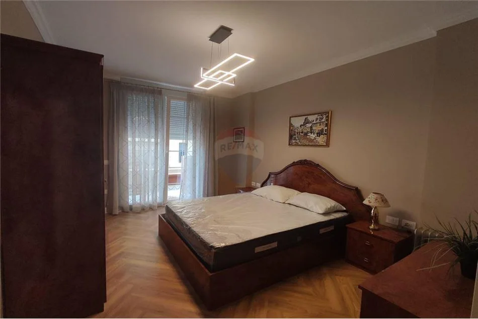 Tirane, jepet me qera apartament 1+1 Kati 6, 63 m² 570 € (Rruga e Elbasanit)