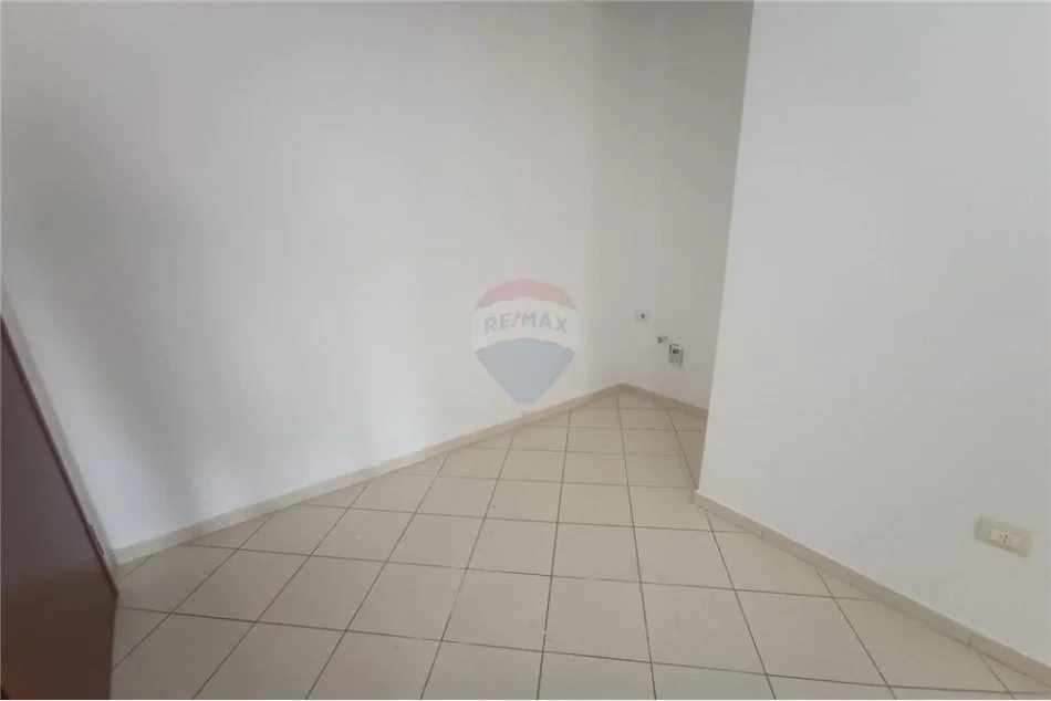 Tirane, shitet apartament 2+1 Kati 4, 95 m² 140.000 € (Don Bosko)