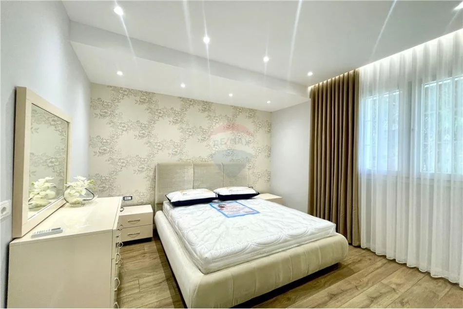 Tirane, jepet me qera apartament 1+1 Kati 2, 85 m² 830 € (Rruga e Durrësit)