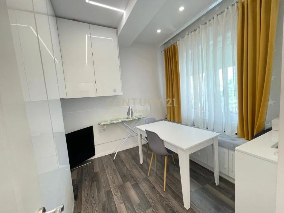 Tirane, shitet apartament 2+1 Kati 2, 82.000 m² 185.000 € 