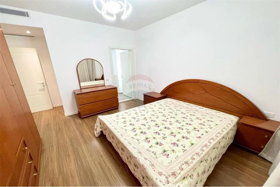 Tirane, jepet me qera apartament 2+1 Kati 3, 130 m² 600 € (Ramadan Zaskoci - Vilat Gjermane - Rruga e Elbasanit)