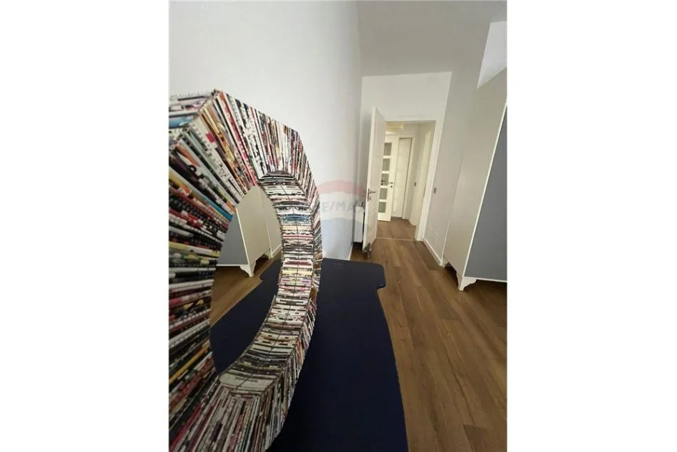 Tirane, jepet me qera apartament 2+1 Kati 2, 100 m² 1.000 € (Hamdi Sina)