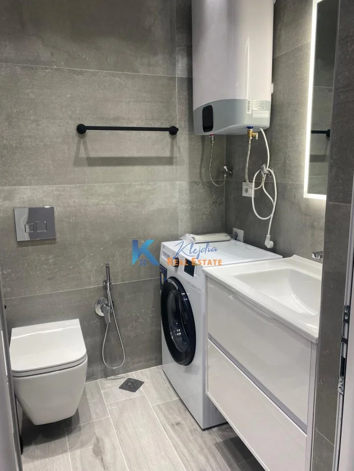 Tirane, jap me qera apartament 1+1+Ballkon Kati 6, 70 m² 450 € (Don Bosko)