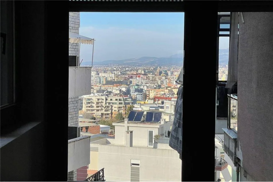 Tirane, shitet apartament 2+1 Kati 2, 117 m² 165.000 € (Kopshti Botanik)