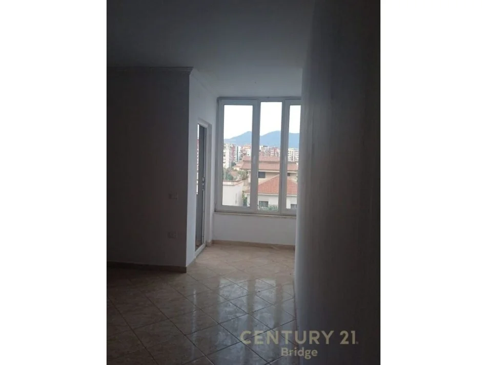 Tirane, shitet apartament 2+1 Kati 3, 112.000 m² 112.000 € 