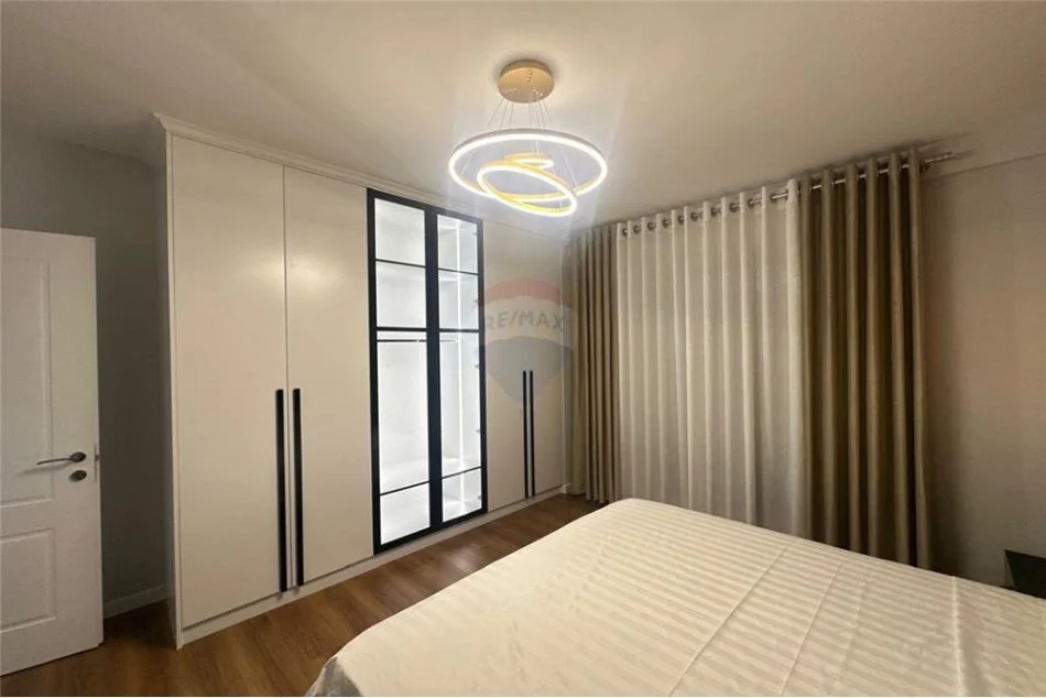 Tirane, jepet me qera apartament 2+1 Kati 4, 91 m² 700 € (Rruga Nexho Konomi - Green City - Fusha e Aviacionit)