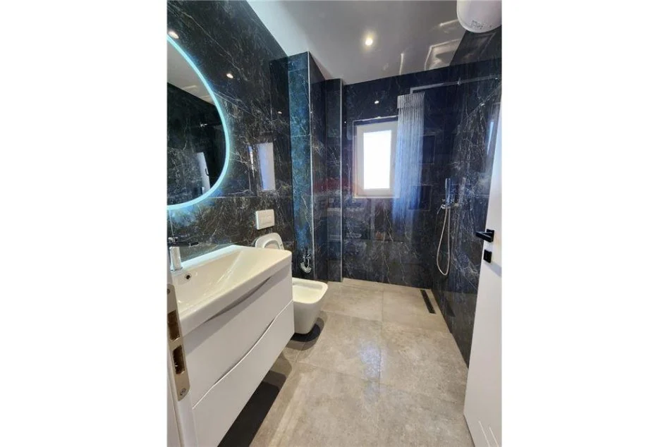 Tirane, shitet apartament 2+1 Kati 3, 80 m² 145.000 € (Rruga Haxhi Hysen Dalliu - Stacioni i Trenit)