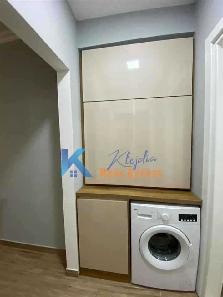 Tirane, jepet me qera apartament 1+1 Kati 2, 67 m² 600 € (Rruga Haxhi Hysen Dalliu, afer Prokurorise)