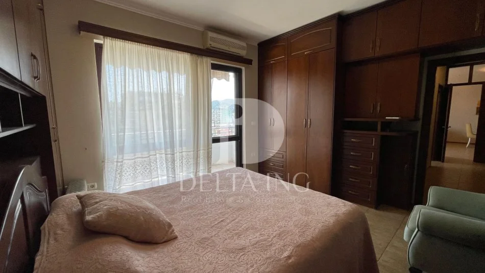 Tirane, jepet me qera apartament 2+1+Aneks+Ballkon Kati 10, 130 m² 1.100 € (Blloku)