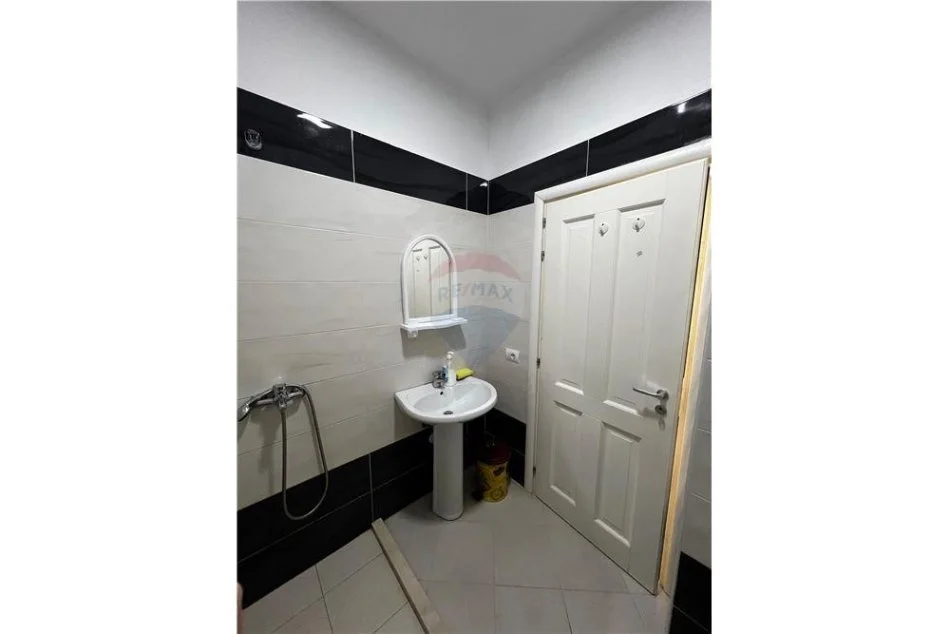 Durres, shitet apartament 1+1 Kati 4, 54 m² 83.700 € (Gjiri i Lalzit)