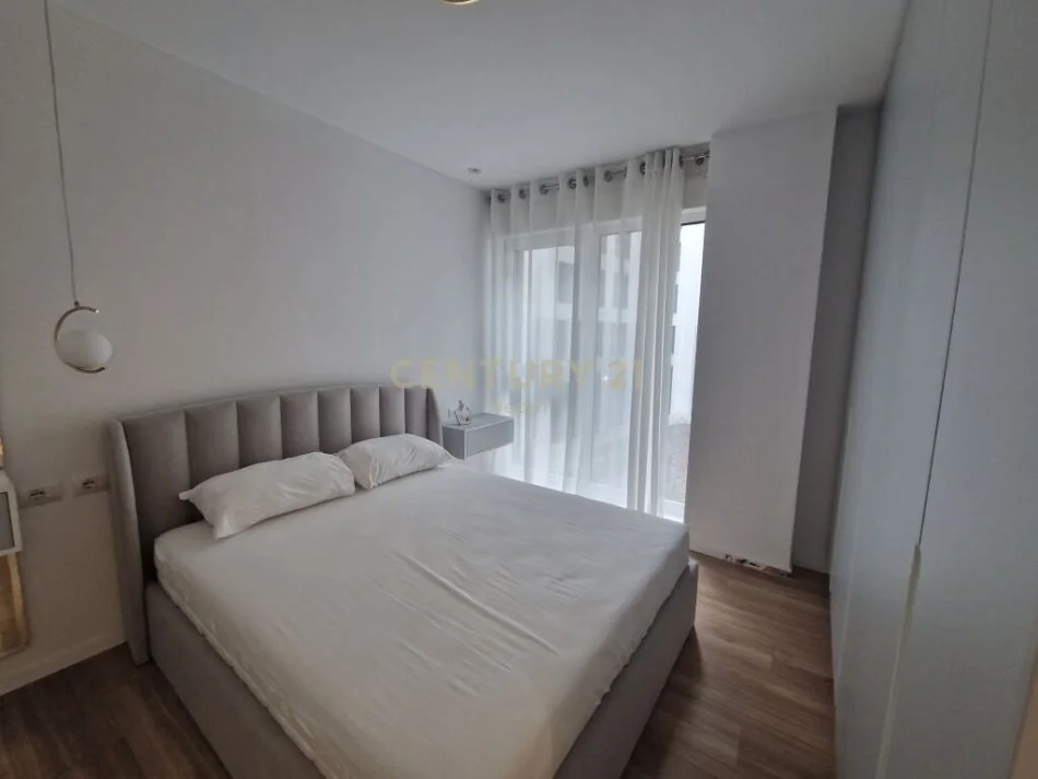Tirane, jepet me qera apartament 2+1 Kati 2, 100 m² 1.000 € (Bulevardi i ri)