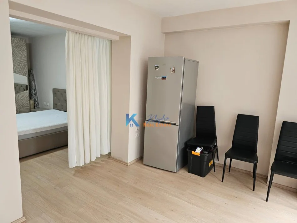 Tirane, jepet me qera apartament 1+1 Kati 3, 60 m² 500 € (Stadiumi Dinamo)