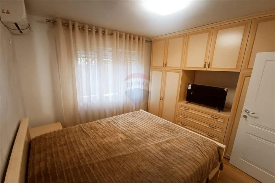Tirane, jepet me qera apartament 2+1 Kati 1, 75 m² 750 € (Bardhok Biba - Pazari i Ri - Rruga e Barrikadave)