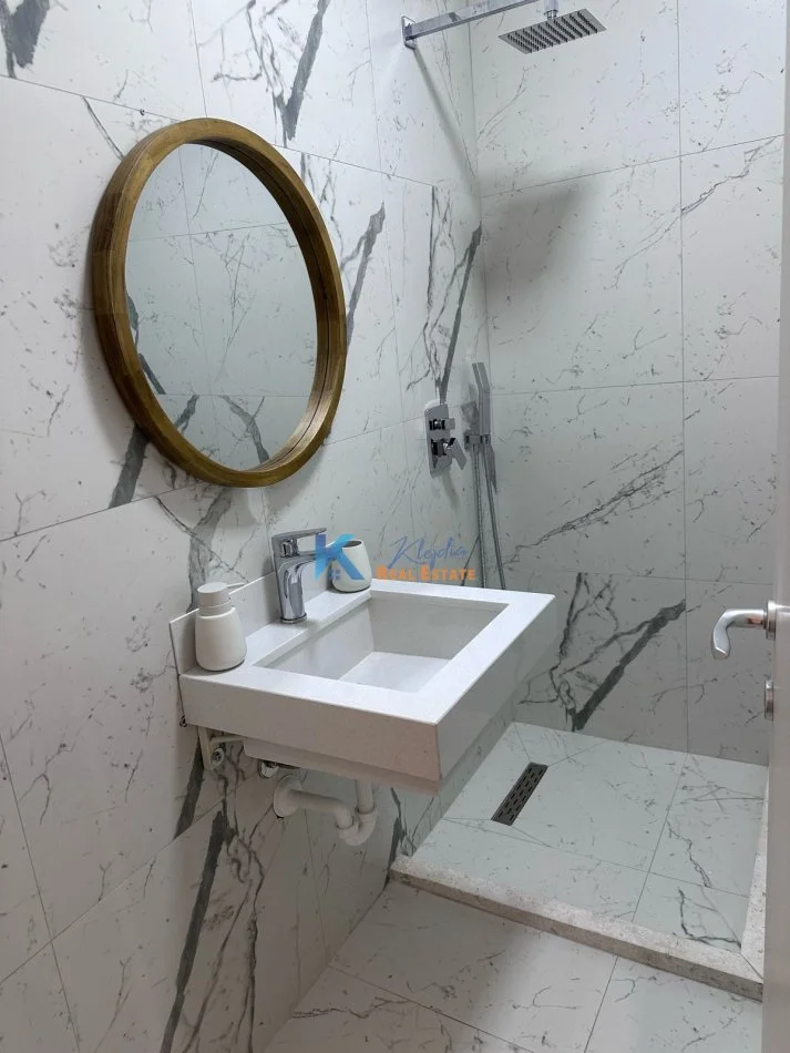 Tirane, jepet me qera apartament 1+1 Kati 2, 65 m² 500 € (Rruga e Dibres, afer Shkolles se Bashkuar)