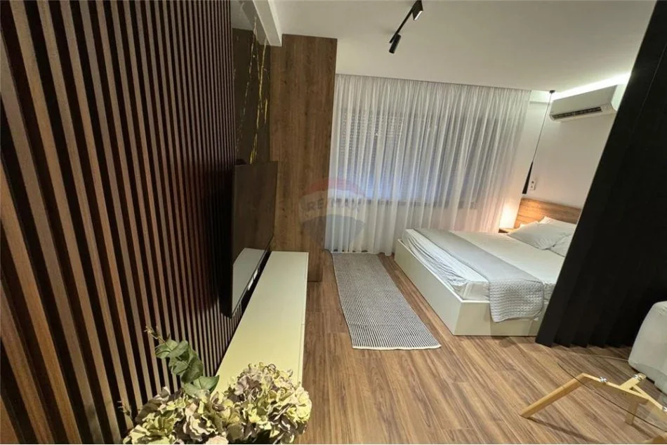 Tirane, jepet me qera garsonier Kati 5, 52 m² 600 € (Rruga Qemal Stafa - Pazari i Ri)