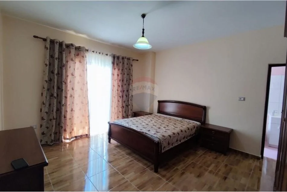 Tirane, jepet me qera apartament 2+1 Kati 4, 105 m² 550 € (Rruga Elbasanit)