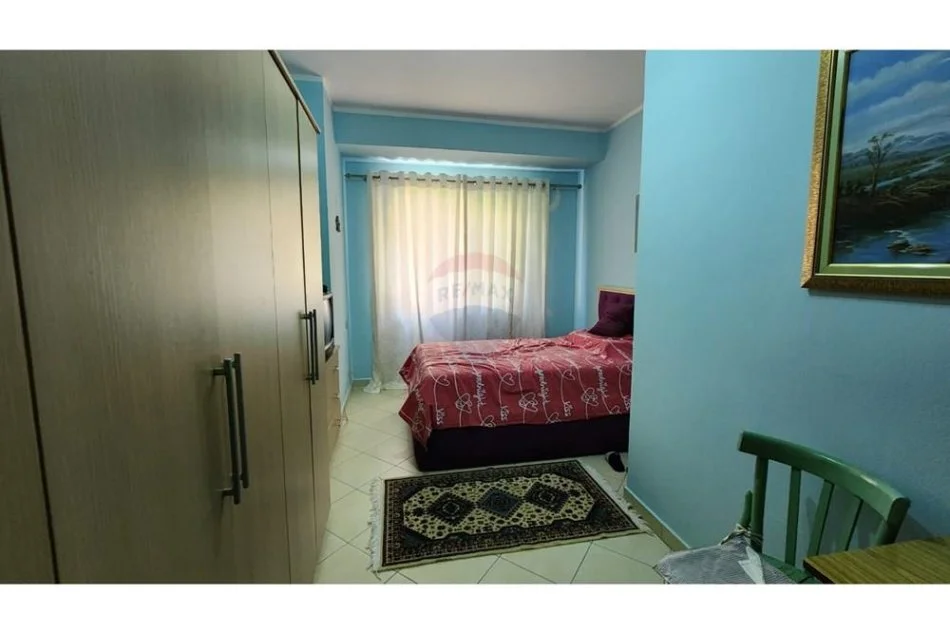Tirane, jepet me qera apartament 2+1 Kati 2, 110 m² 500 € (Yzberisht)