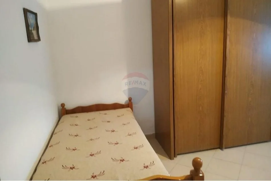 Tirane, jepet me qera apartament 2+1 Kati 2, 65 m² 400 € (Shkolla e Bashkuar)