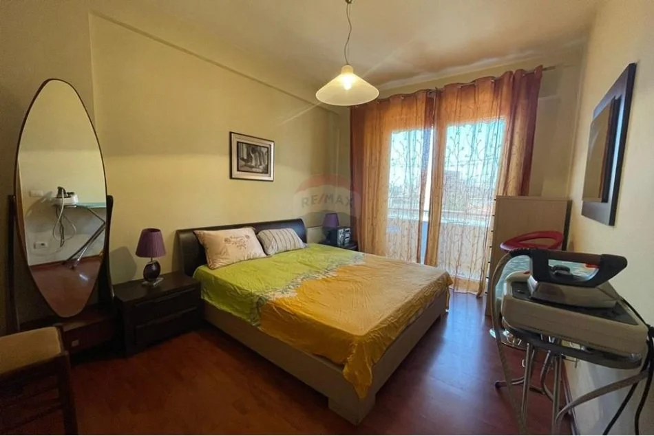 Tirane, jepet me qera apartament 2+1 Kati 4, 95 m² 700 € (Rruga e Dibrës - Selvia)