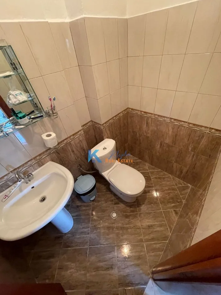 Tirane, jap me qera apartament 2+1+Ballkon Kati 3, 80 m² 500 € (Kinostudio)
