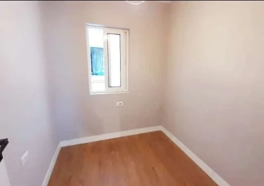 Tirane, jepet me qera apartament 2+1 Kati 2, 80 m² 600 € (Rruga Myslym Shyri)