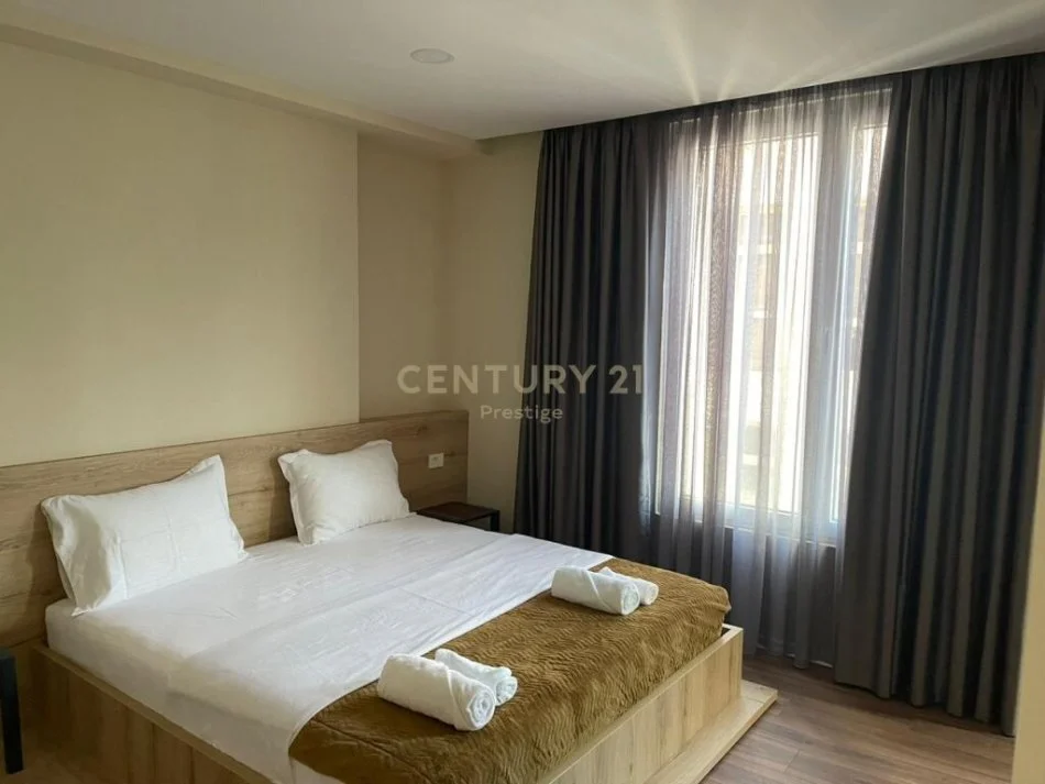 𝐓𝐢𝐫𝐚𝐧𝐞, 𝐣𝐞𝐩𝐞𝐭 𝐦𝐞 𝐪𝐞𝐫𝐚 𝐚𝐩𝐚𝐫𝐭𝐚𝐦𝐞𝐧𝐭 𝟐+𝟏 𝐊𝐚𝐭𝐢 𝟐, 𝟏𝟎𝟎 𝐦² 𝟏.𝟓𝟎𝟎 € (𝐑𝐚𝐝𝐢𝐨 𝐓𝐞𝐥𝐞𝐯𝐢𝐳𝐢𝐨𝐧𝐢 𝐒𝐡𝐪𝐢𝐩𝐭𝐚𝐫)