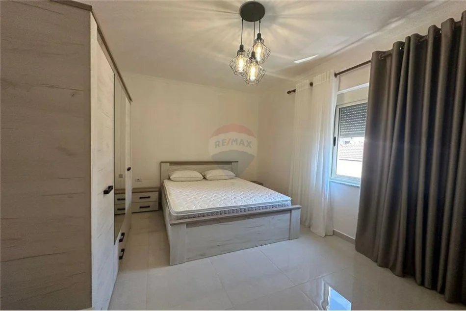 Tirane, jepet me qera apartament 2+1 Kati 3, 71 m² 700 € (Rruga e Durrësit)