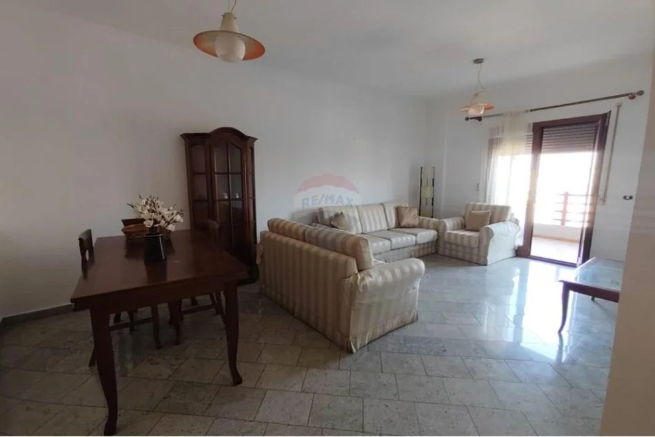 Tirane, jepet me qera apartament 2+1 Kati 7, 106 m² 650 € (21 Dhjetori)