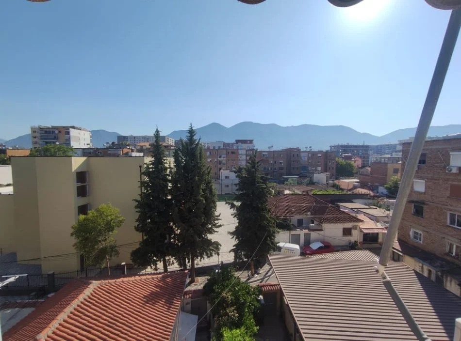 Tirane, shitet apartament 2+1 Kati 5, 75 m² 97.000 € (rruga kongresi i manastirit)